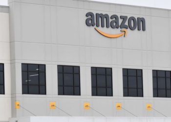 U.S. tech giant Amazon may enter offline retail market: Plans departmental store launch