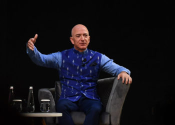 Bezos Bets on Silicon Valley’s Latest Wild Flutter of Staying Young Forever